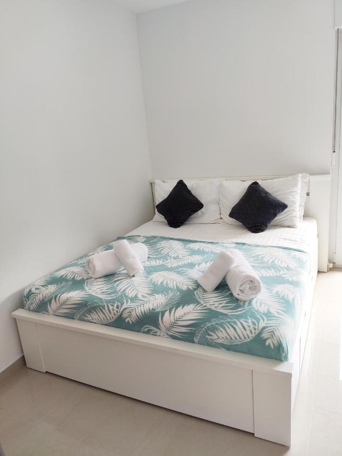 White Studio Apartman Pula Exteriér fotografie