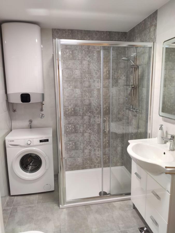 White Studio Apartman Pula Exteriér fotografie