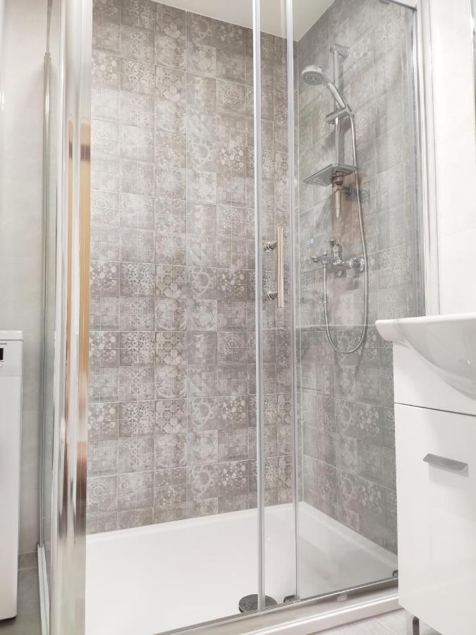 White Studio Apartman Pula Exteriér fotografie